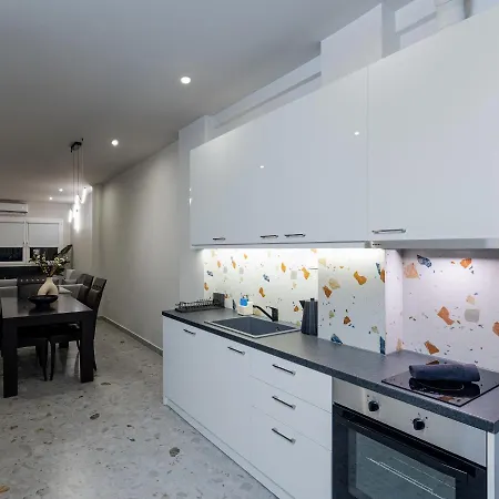 Luxury Downtown α3 Apartmán *