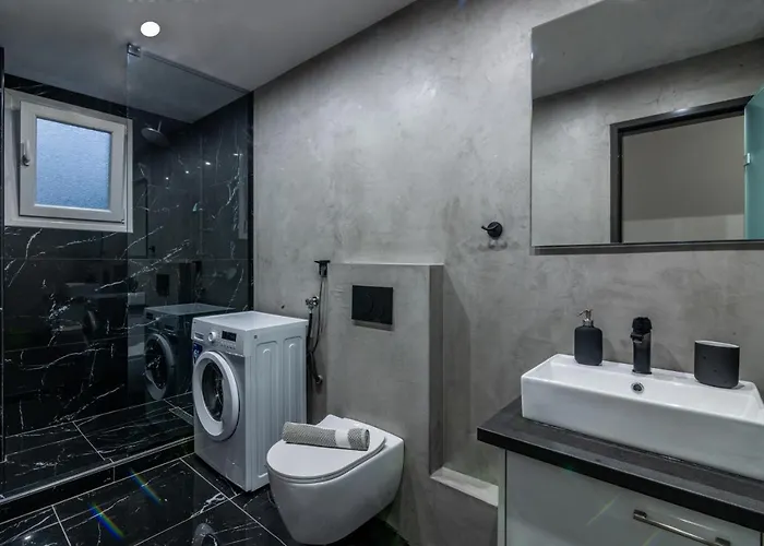 Luxury Downtown α3 Apartament *